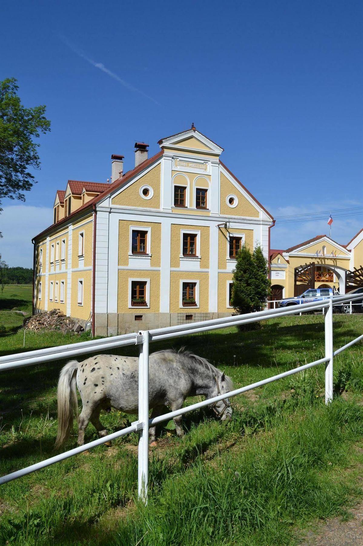 Hotel Resort Stein Cheb Exterior photo